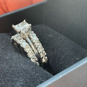 Elegant Silver Women's Ring with Clear Stones